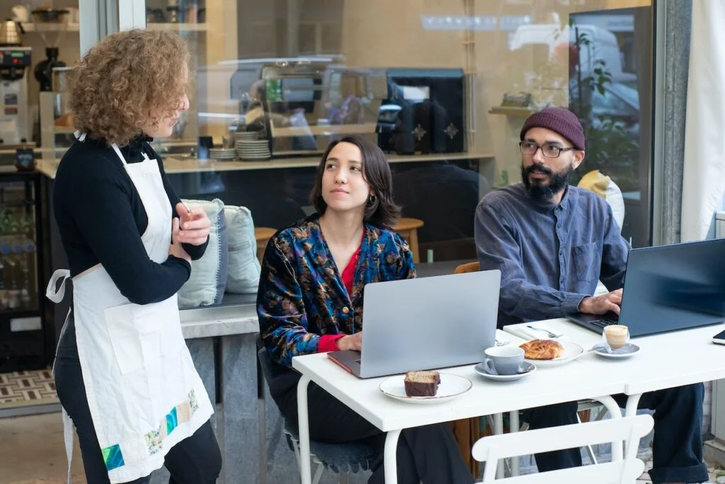 Le 13 migliori idee per attirare clienti tramite un blog per ristoranti - Non dimenticare le testimonianze dei clienti