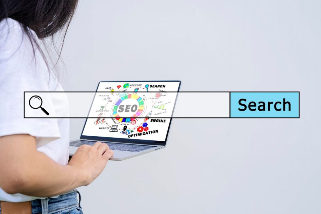 A woman searching for restaurant keywords