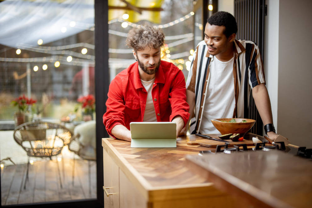 Two guys discussing restaurant affiliate