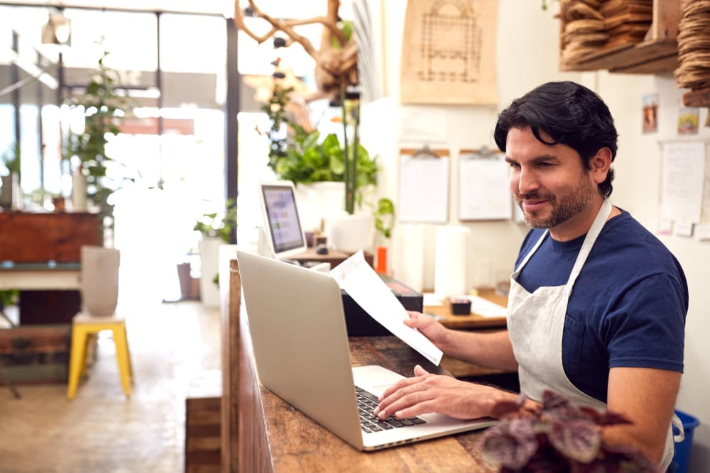 An assistant managing restaurant fees