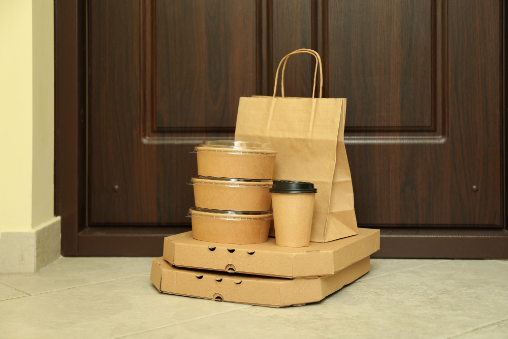 Delivery containers for takeaway food